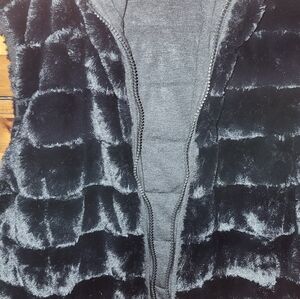 Reversible Black Vest W/hood Size Large